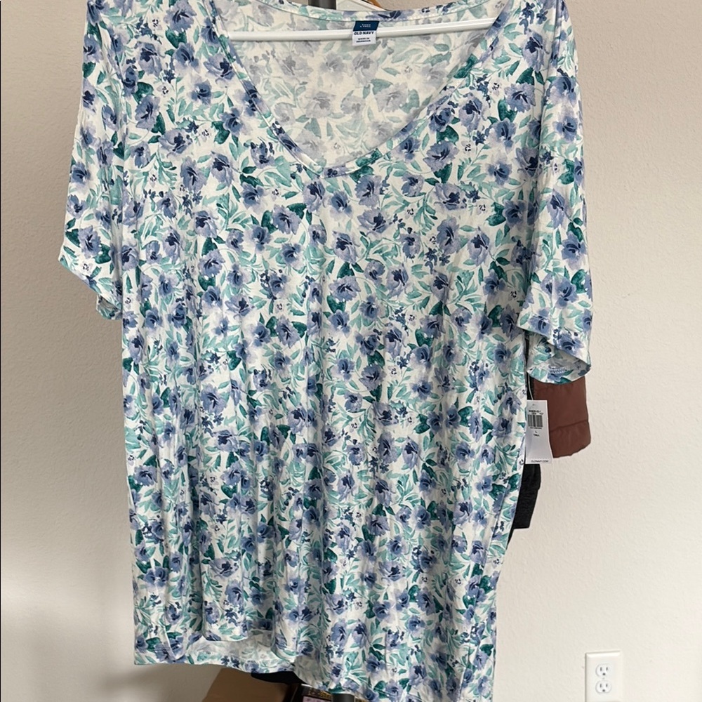 Old navy large tall tee nwt